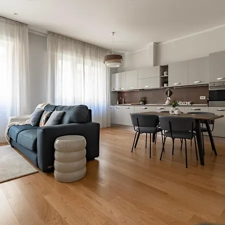 Housmart Massarenti 61 Apartamento